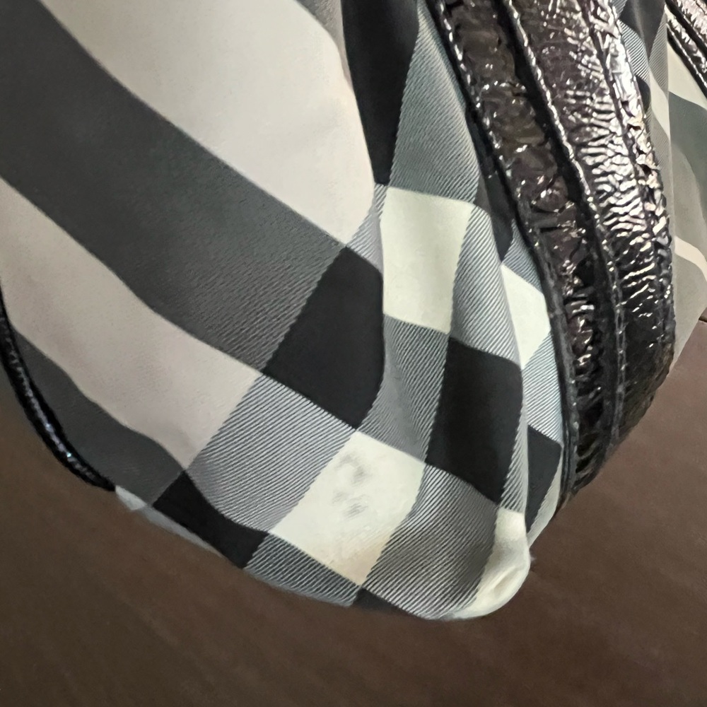 Burberry Lowry Plaid Black Beat Check Tote Shoulder Bag with Dust Bag - Picture 14 of 16